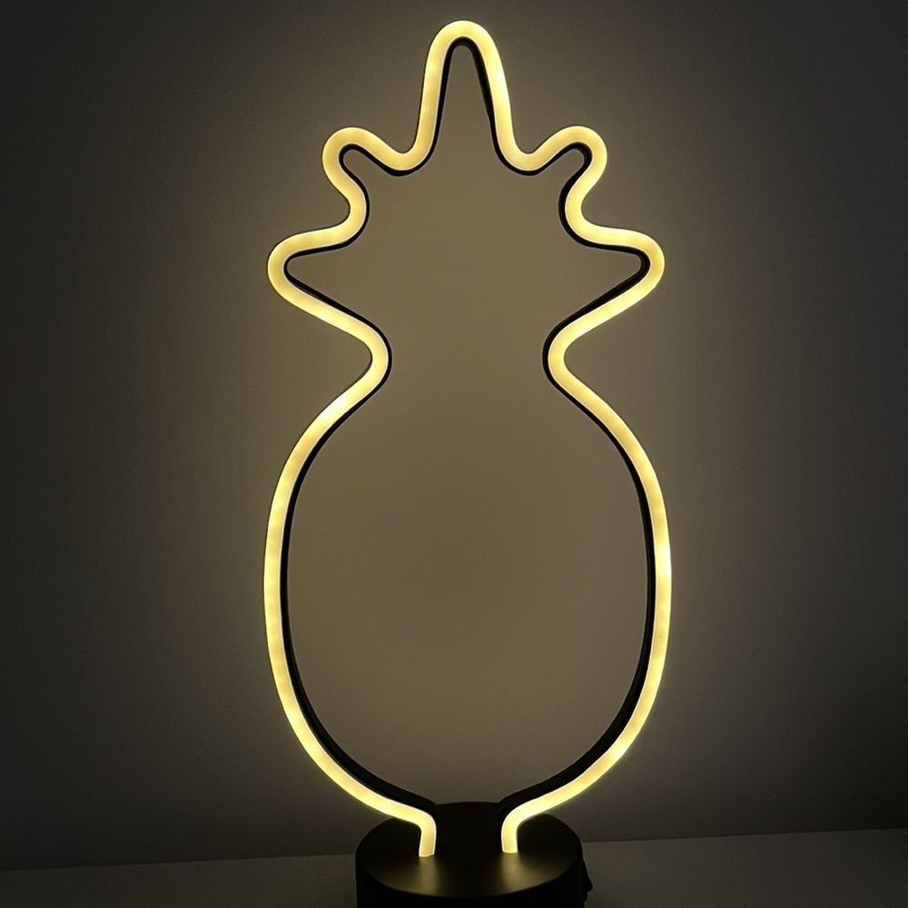 LED light up pineapple sign - Picture 2 of 7